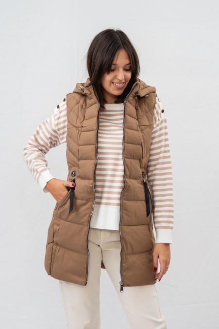 SLEEVELESS JACKET WITH DETACHABLE HOOD 890 SLEEVELESS JACKET WITH DETACHABLE HOOD 890