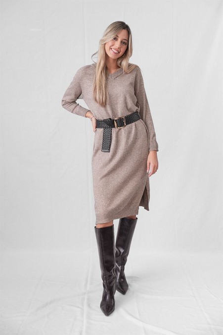 KNITTED DRESS WITH V NECKLACE R205