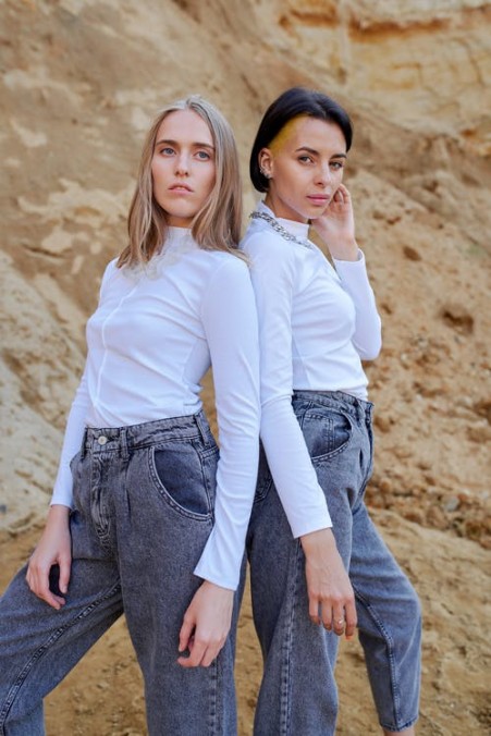 ΠΩΣ ΝΑ ΦΟΡΕΣΕΤΕ ΤΑ MOM FIT ΤΖΙΝ ΜΕ ΣΤΥΛ ΠΩΣ ΝΑ ΦΟΡΕΣΕΤΕ ΤΑ MOM FIT ΤΖΙΝ ΜΕ ΣΤΥΛ